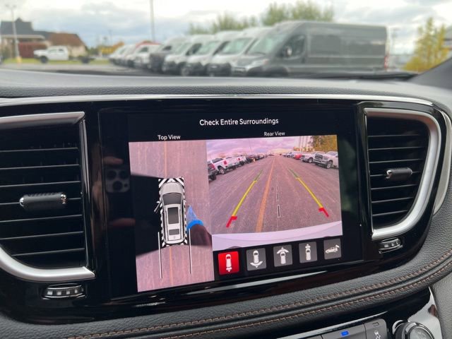 New 2026 Chrysler Pacifica Pinnacle FWD image 24