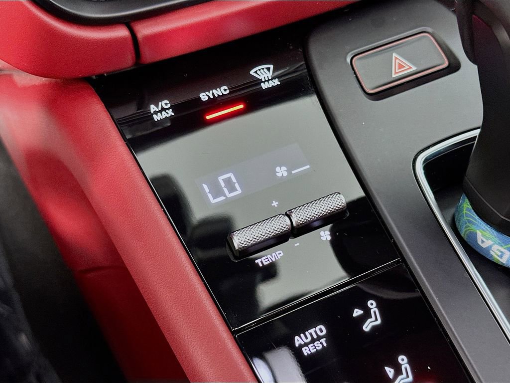 Certified 2023 Porsche Macan AWD/4WD image 18