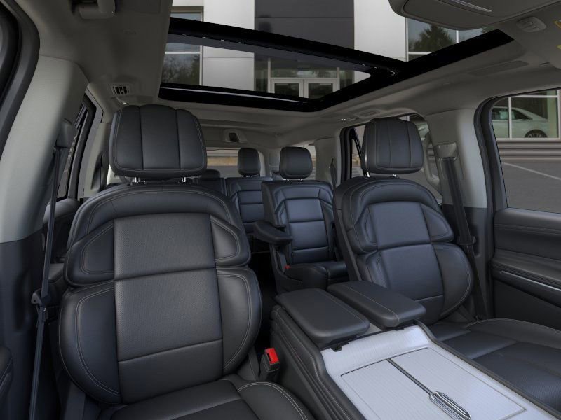 New 2025 Lincoln Navigator Reserve image 10