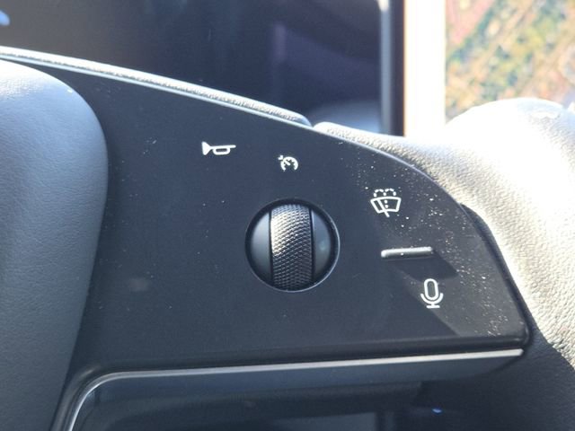 Used 2022 Tesla Model S Plaid image 7