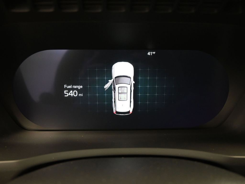 Certified 2024 Volvo XC90 B5 Plus image 12