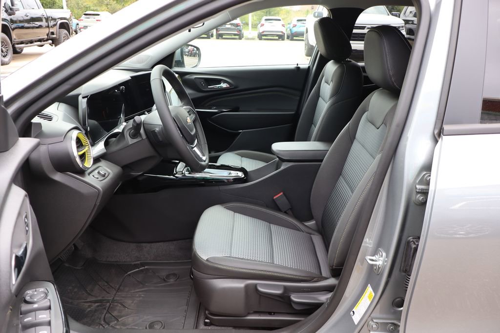 New 2025 Chevrolet Trax LT w/ Driver Confidence Package image 7