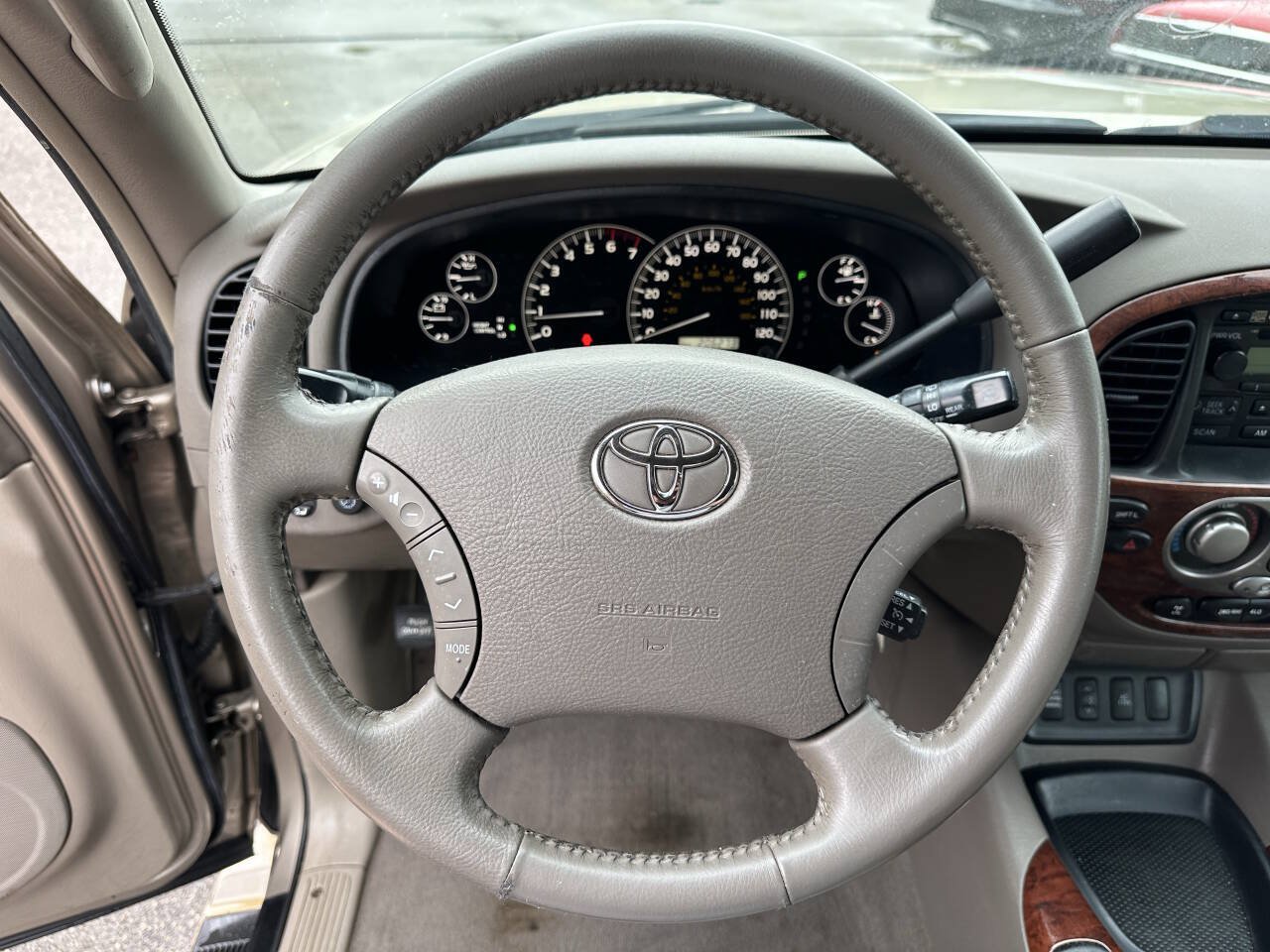 Used 2007 Toyota Sequoia Limited w/ Luxury Pkg AWD/4WD image 12