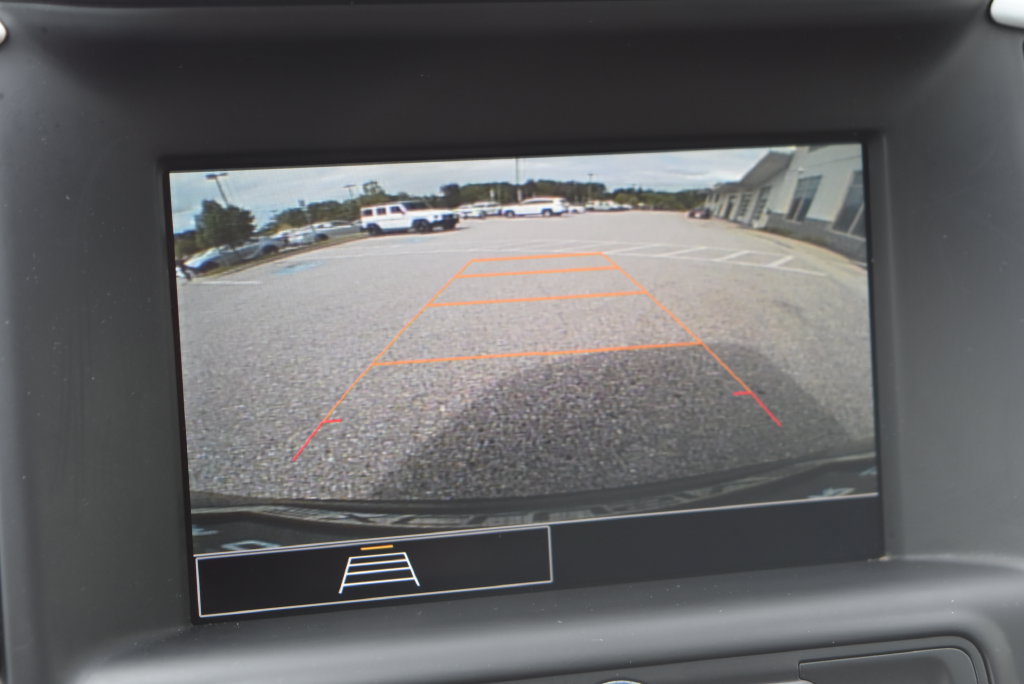 Used 2024 GMC Terrain SLE AWD/4WD image 15