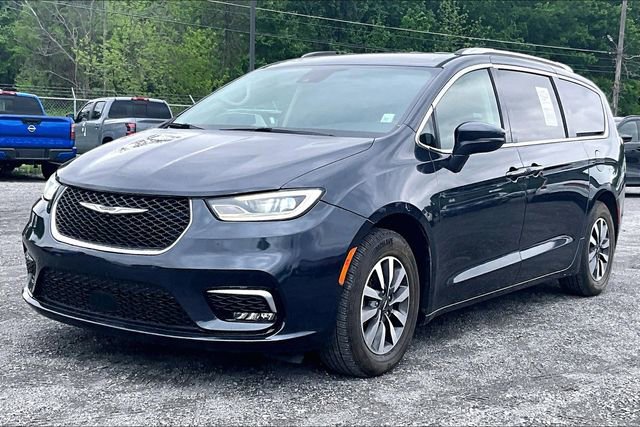 Used 2021 Chrysler Pacifica Touring-L image 3