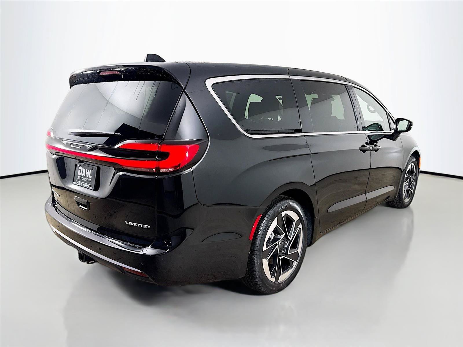 New 2027 Chrysler Pacifica Limited w/ Family Tech Group FWD image 13