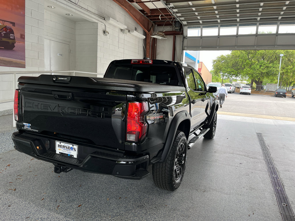 Used 2026 Chevrolet Colorado Trail Boss AWD/4WD image 8