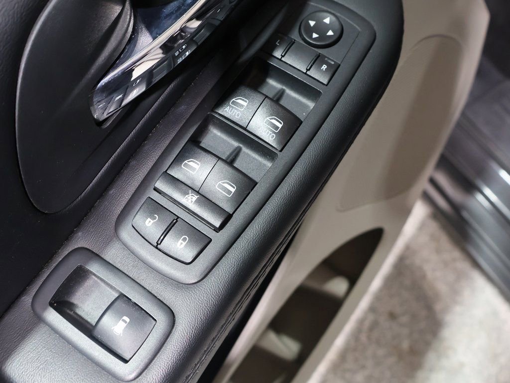 Certified 2020 Dodge Grand Caravan SE w/ UConnect Hands-Free Group image 15