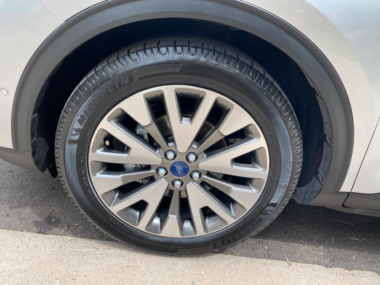 Used 2020 Ford Escape Titanium w/ Titanium Premium Package 2.0 image 24