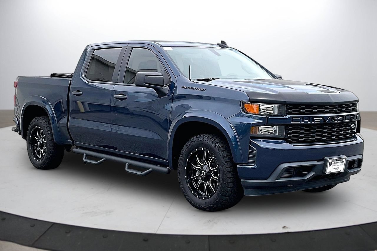 Used 2021 Chevrolet Silverado 1500 Custom AWD/4WD image 2