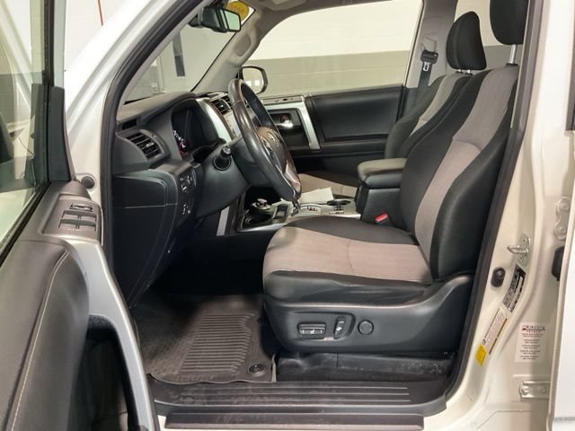 Used 2022 Toyota 4Runner SR5 AWD/4WD image 10