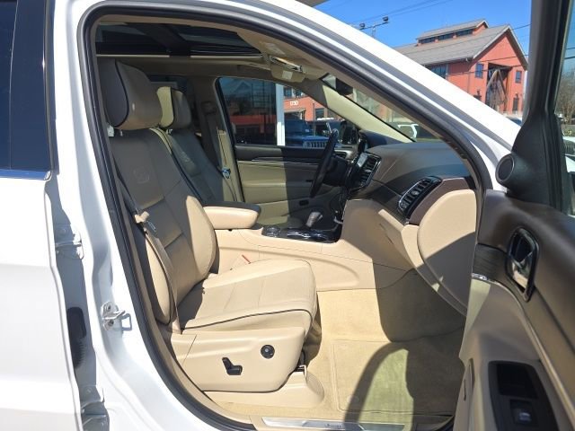 Used 2020 Jeep Grand Cherokee Overland image 44