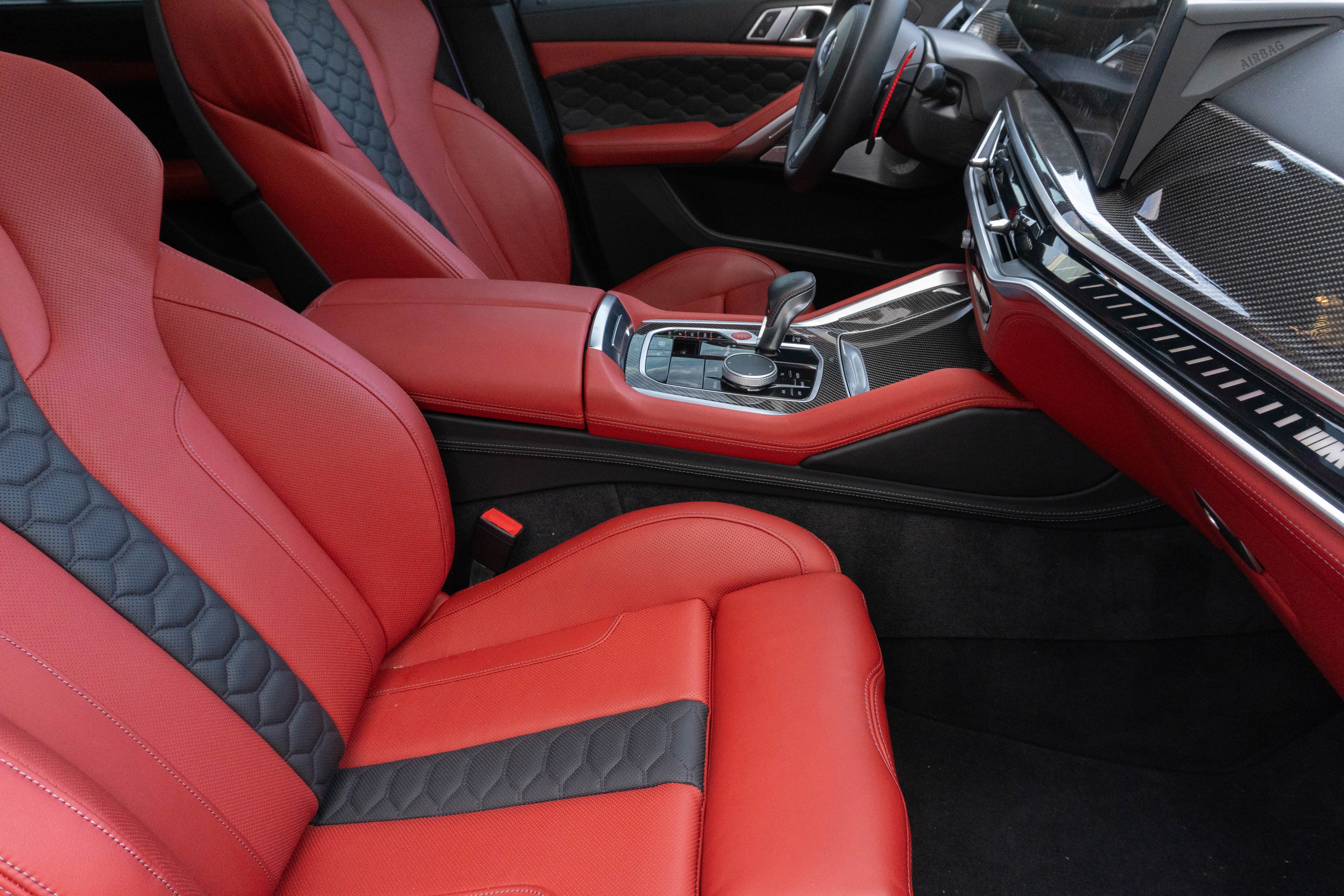 Used 2026 BMW X6 M Competition w/ Executive Package image 11