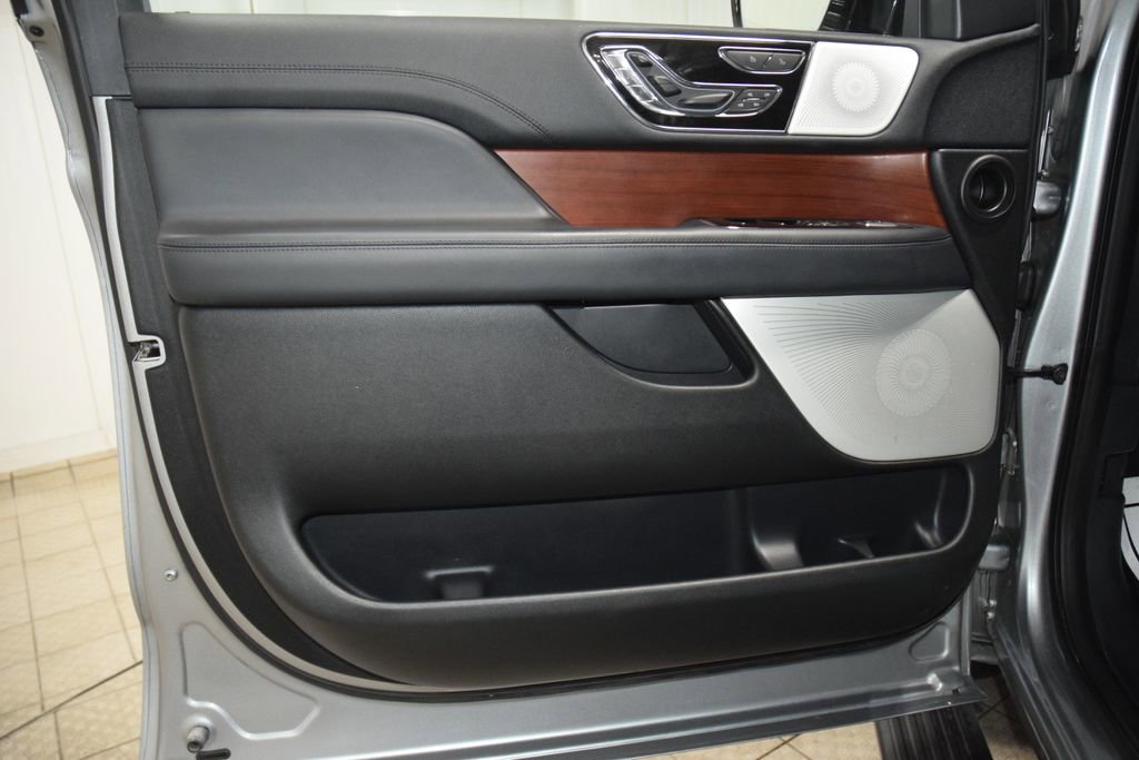 Used 2022 Lincoln Navigator Reserve AWD/4WD image 46