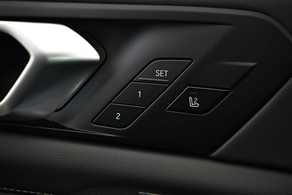 New 2026 BMW X5 xDrive50e w/ M Sport Package image 17