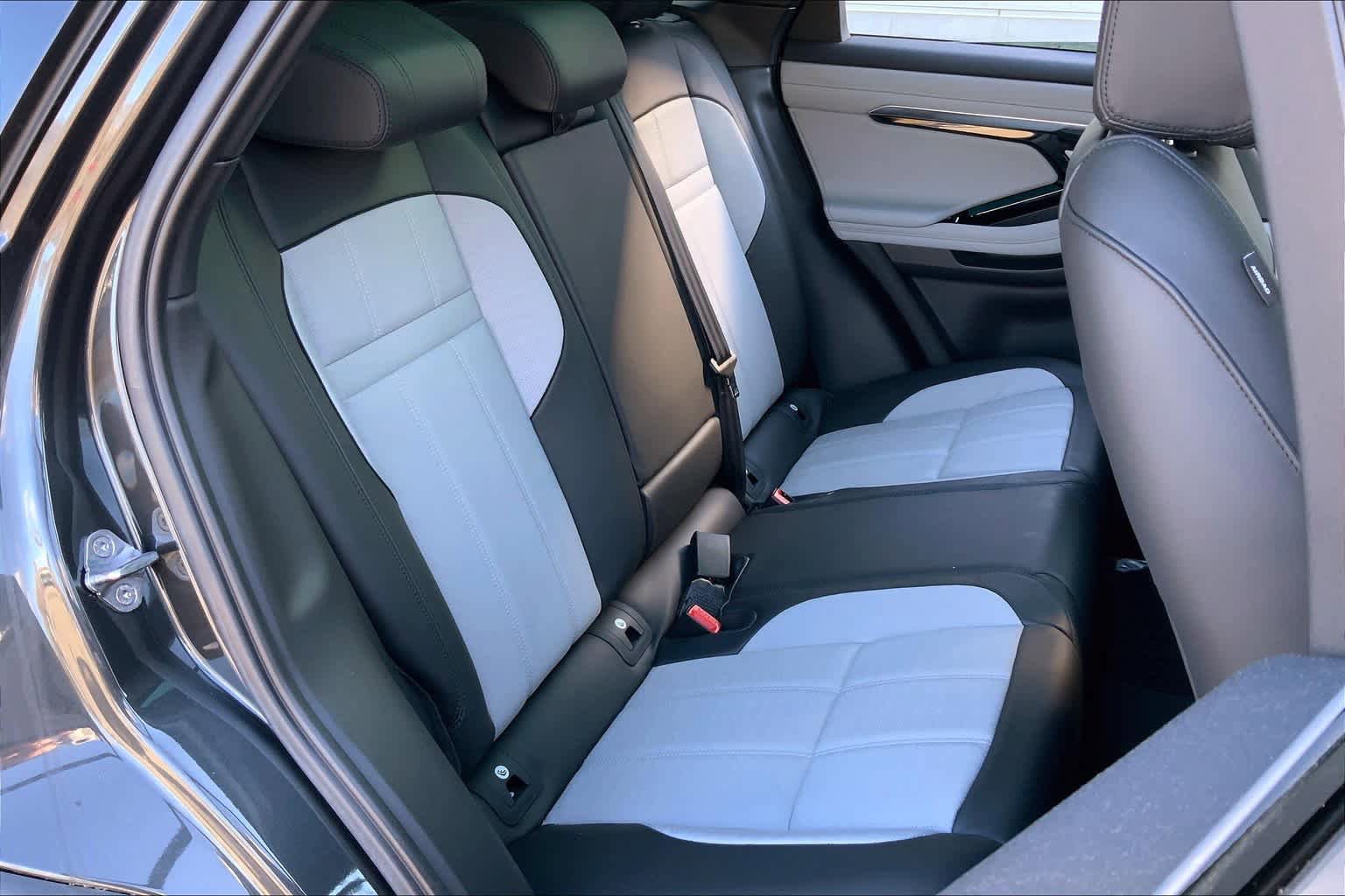 Used 2020 Land Rover Range Rover Evoque R-Dynamic HSE image 19