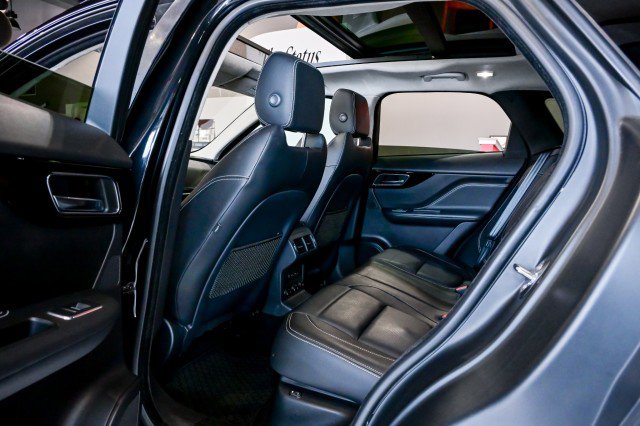 Used 2019 Jaguar F-PACE R-Sport image 18