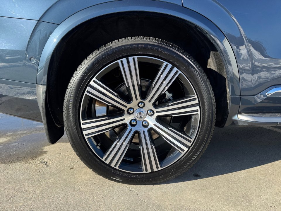Used 2024 Volvo XC90 B6 Ultimate w/ Protection Package Premier image 27