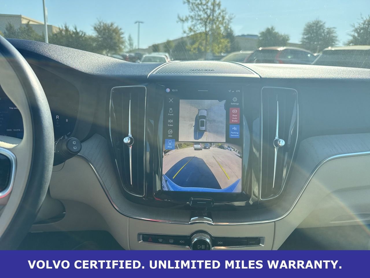 Certified 2024 Volvo XC60 B5 Plus w/ Protection Package Premier image 28