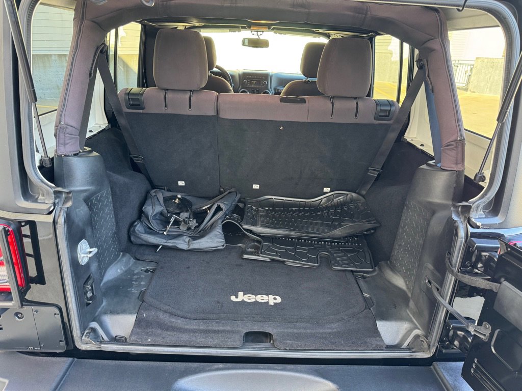 Used 2015 Jeep Wrangler Unlimited Sport w/ Quick Order Package 24S AWD/4WD image 22