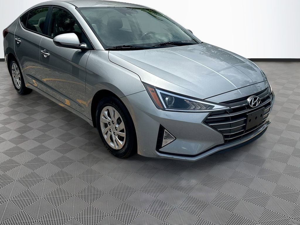 Used 2020 Hyundai Elantra SE w/ Convenience Package (C2) FWD image 4