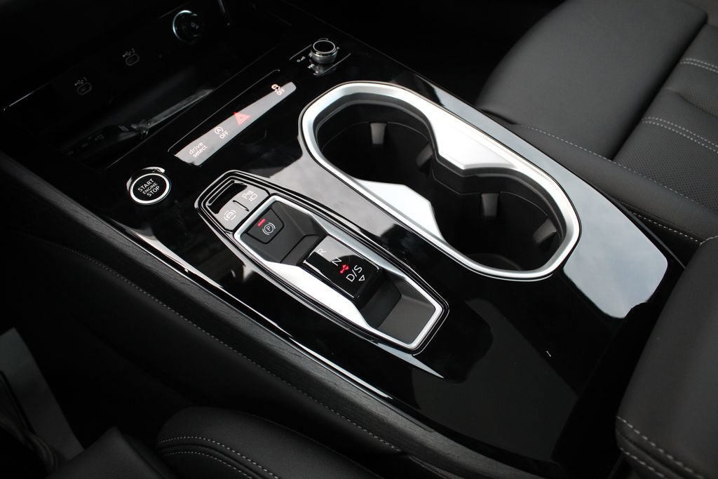 New 2026 Audi A6 Premium Plus AWD/4WD image 18