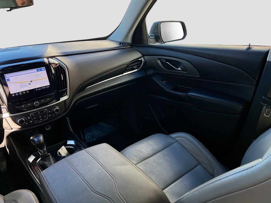 Used 2021 Chevrolet Traverse RS image 25
