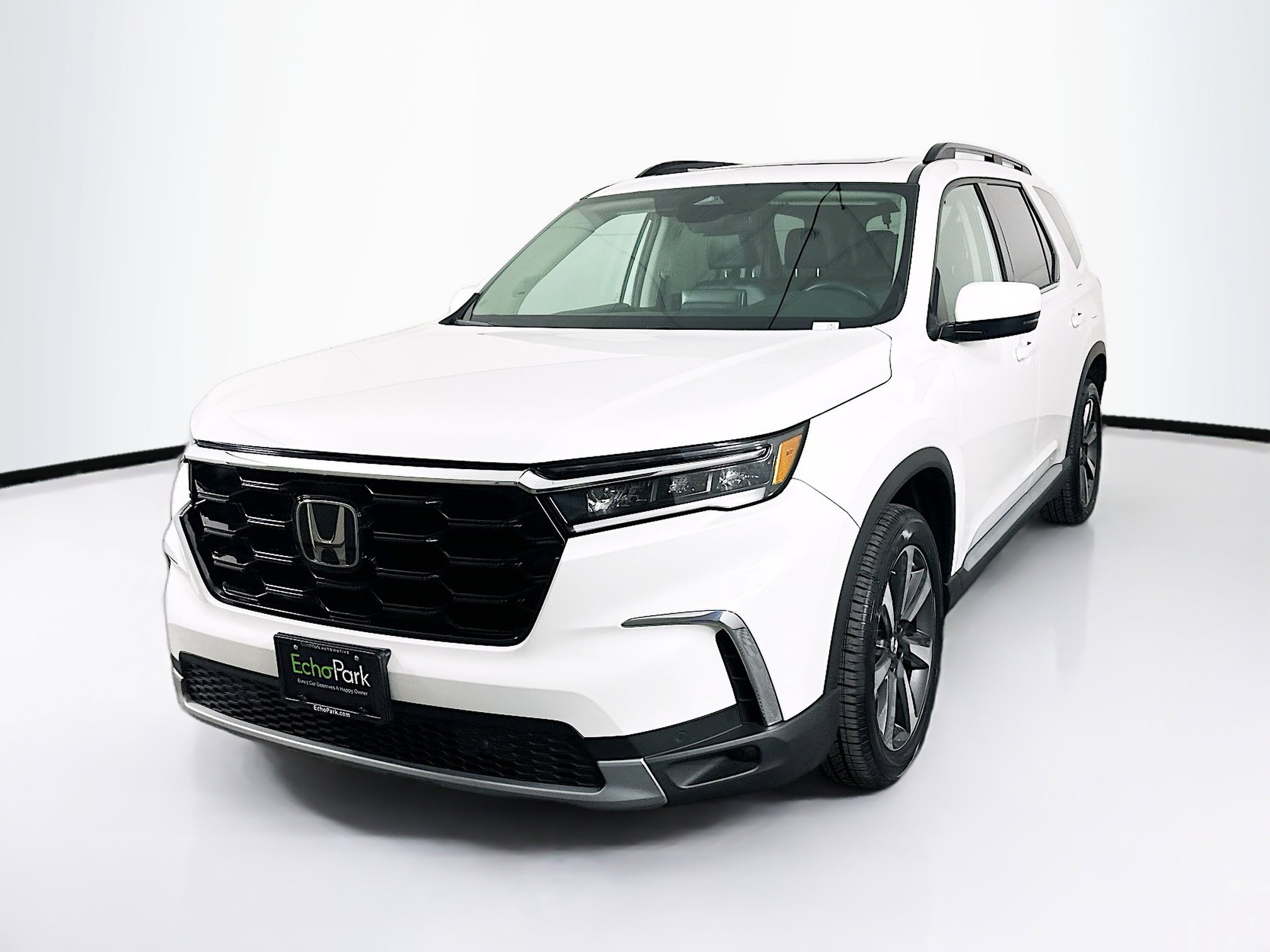 Used 2023 Honda Pilot Touring image 3