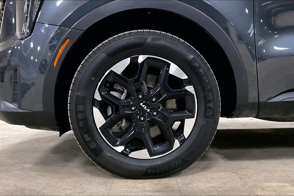 Used 2024 Kia Sorento S image 9
