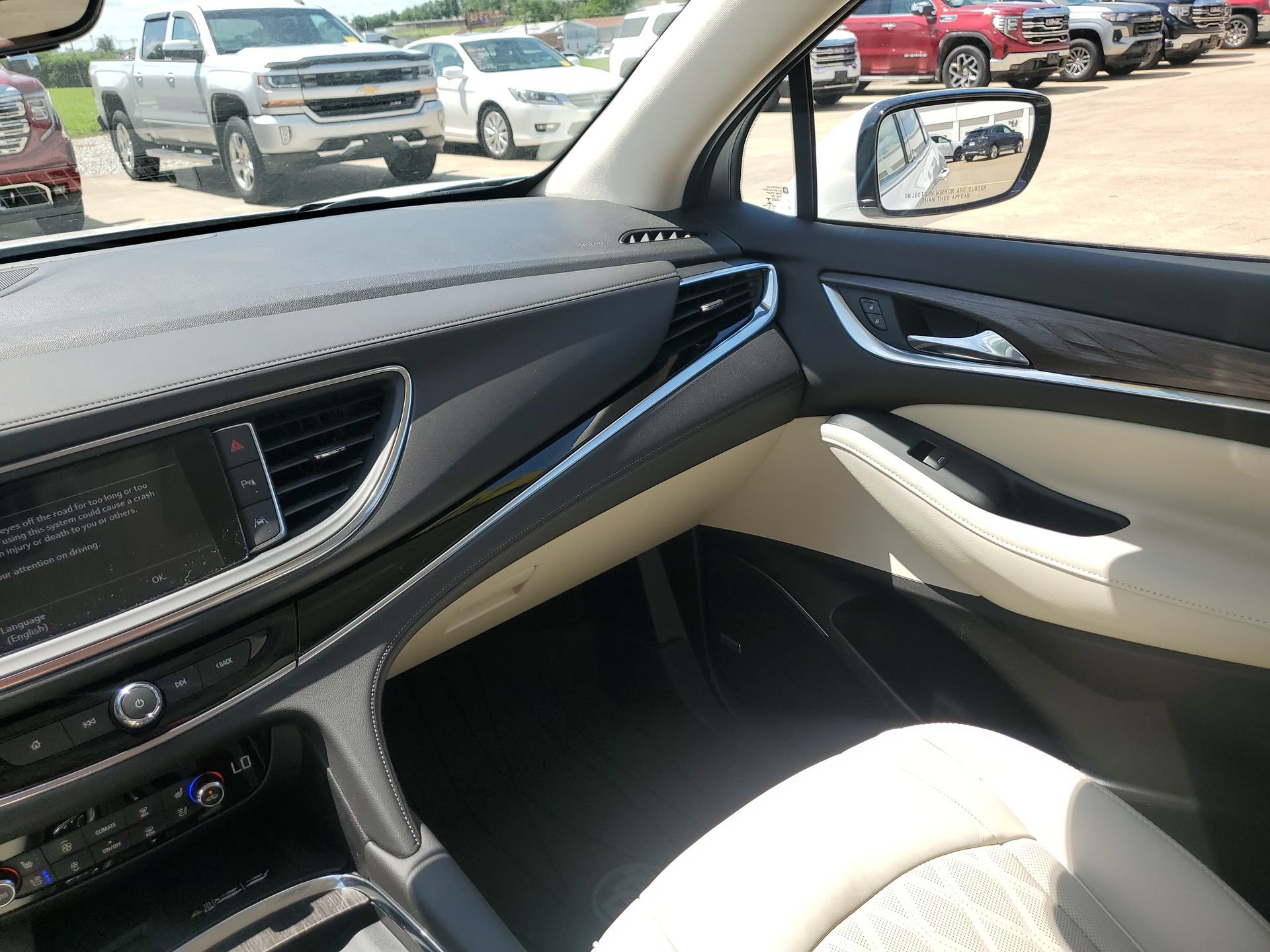 Used 2023 Buick Enclave Avenir w/ Avenir Technology Package AWD/4WD image 11