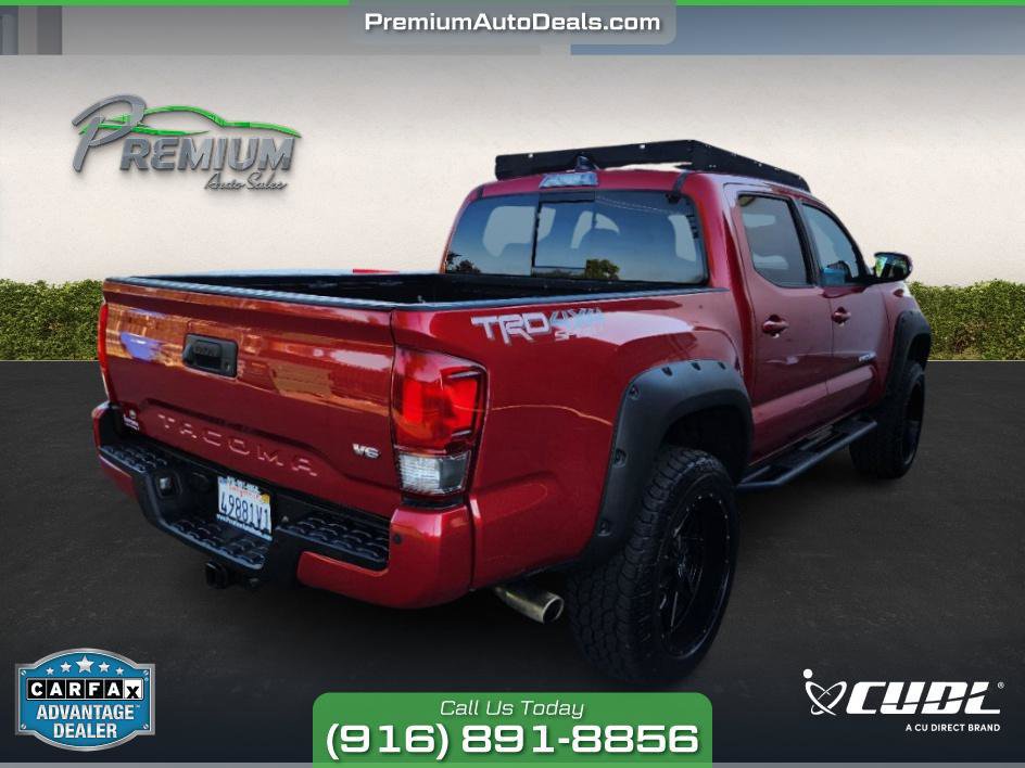 Used 2017 Toyota Tacoma TRD Off-Road image 5