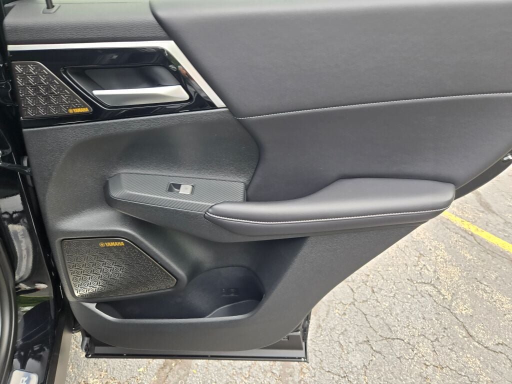 New 2026 Mitsubishi Outlander SE AWD/4WD image 9