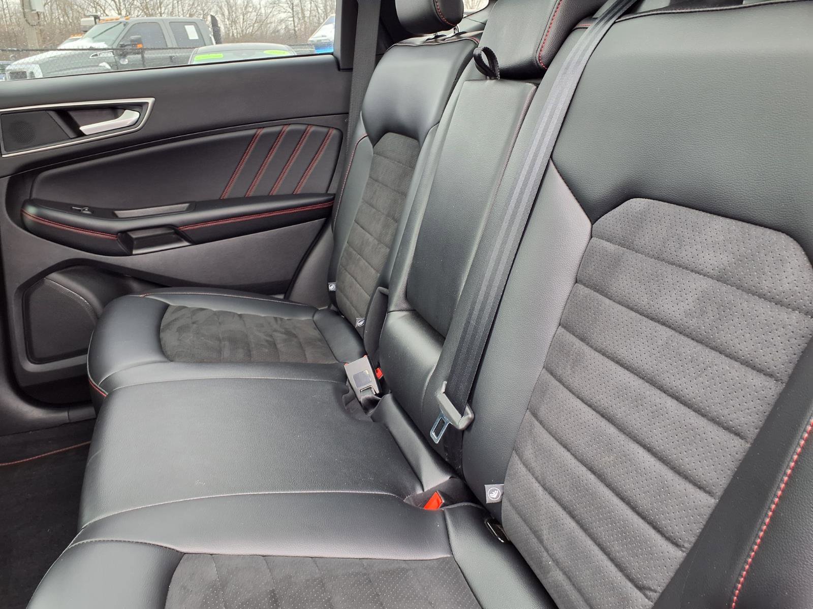 Used 2024 Ford Edge ST-Line image 7