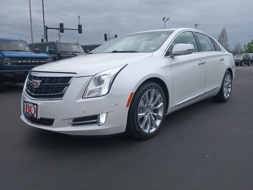 Used 2016 Cadillac XTS Luxury w/ Driver Awareness Package image 3