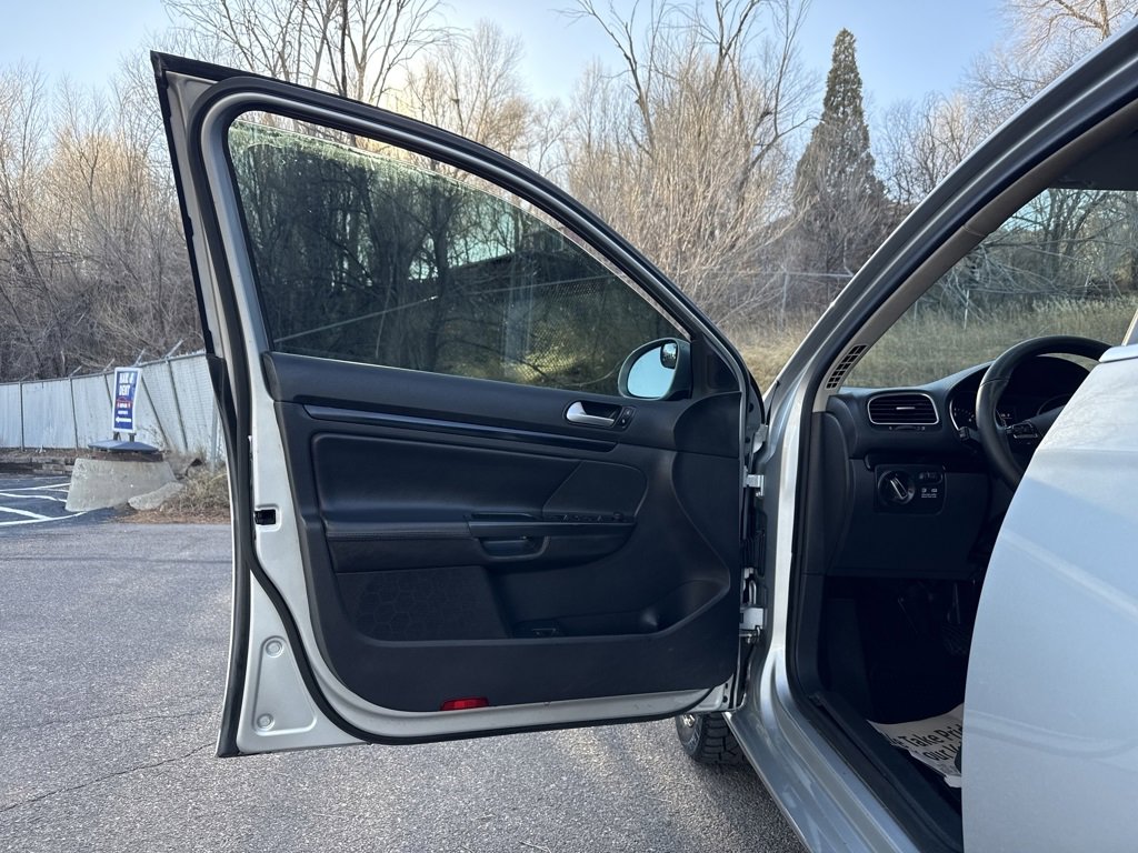 Used 2012 Volkswagen Jetta TDI image 9