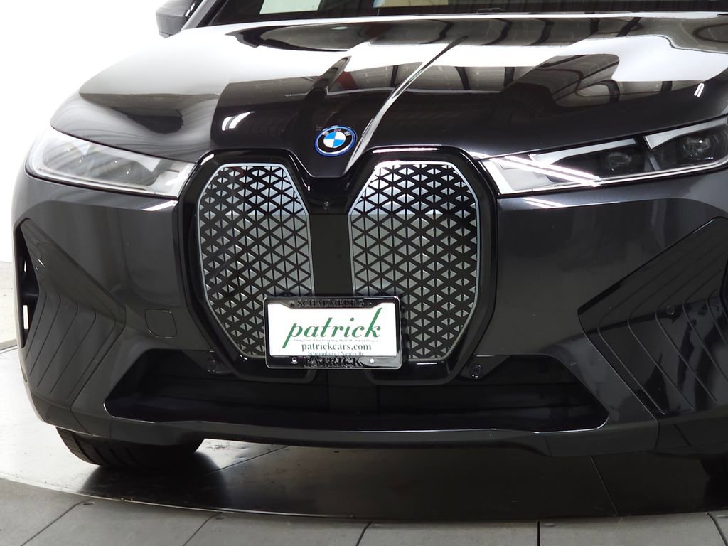 Used 2023 BMW iX xDrive50 w/ Premium Package AWD/4WD image 3