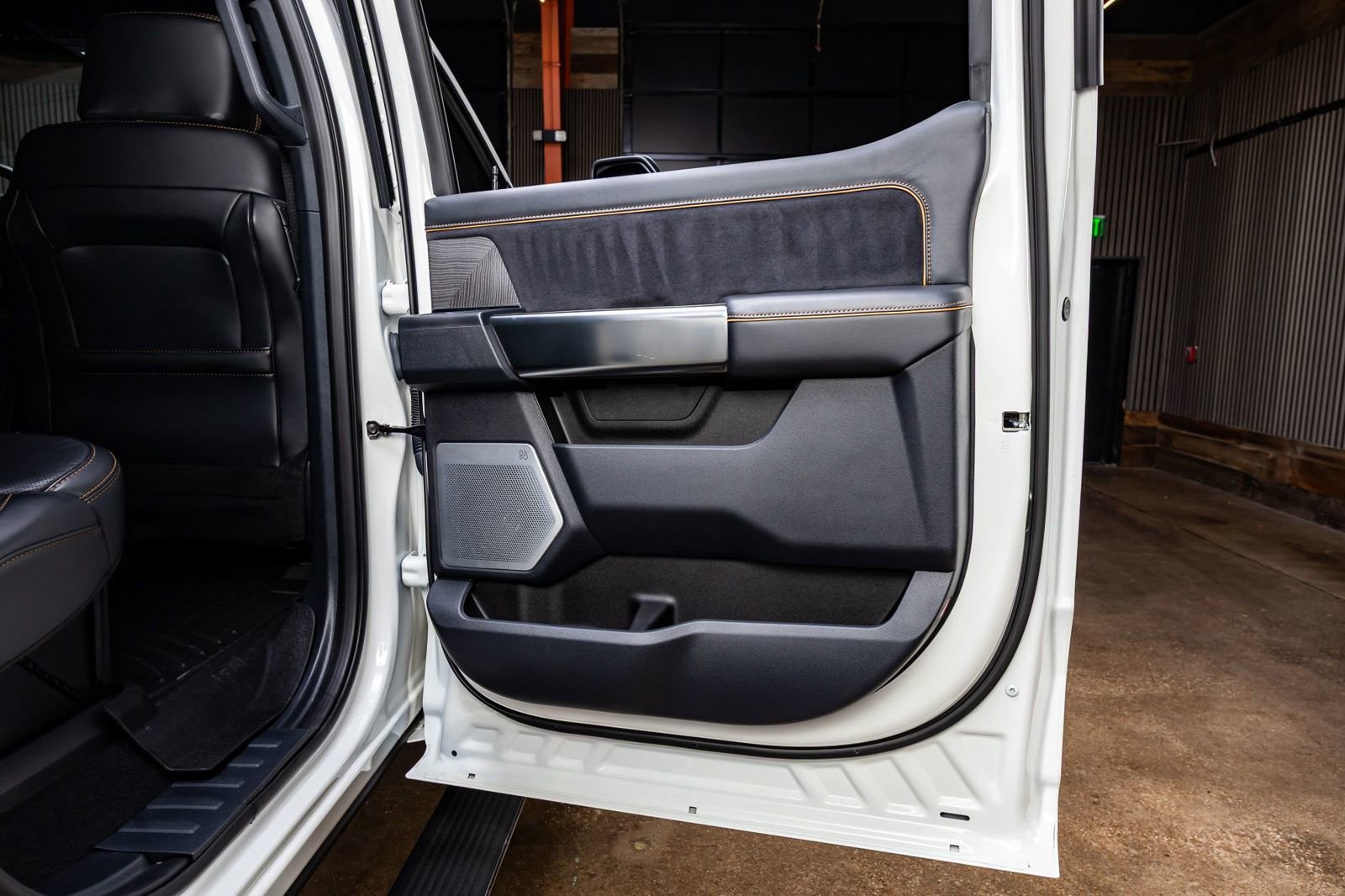 Used 2024 Ford F350 Platinum image 38