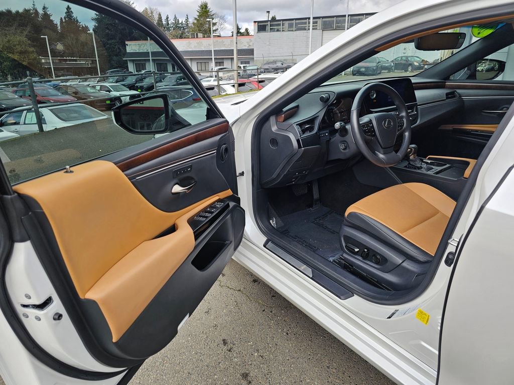 Used 2023 Lexus ES 250 w/ Premium Package image 20