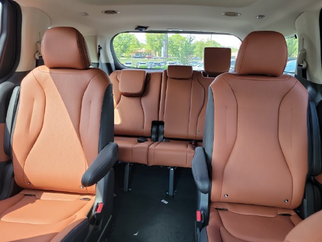 New 2027 Kia Carnival SX FWD image 11