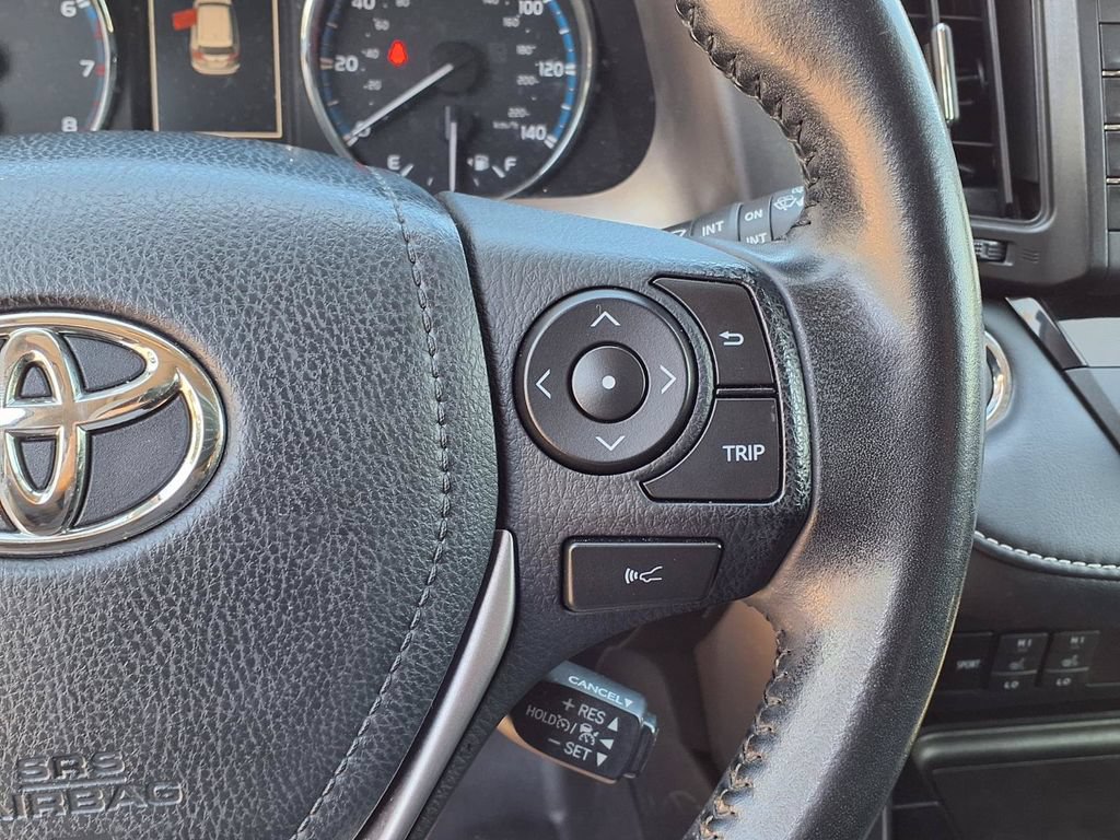 Used 2018 Toyota RAV4 Limited FWD image 32