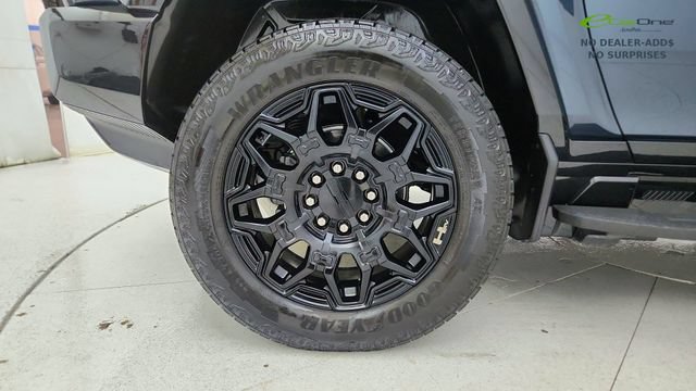 Used 2025 GMC Hummer EV 3X w/ LPO, Illumination Package AWD/4WD image 61
