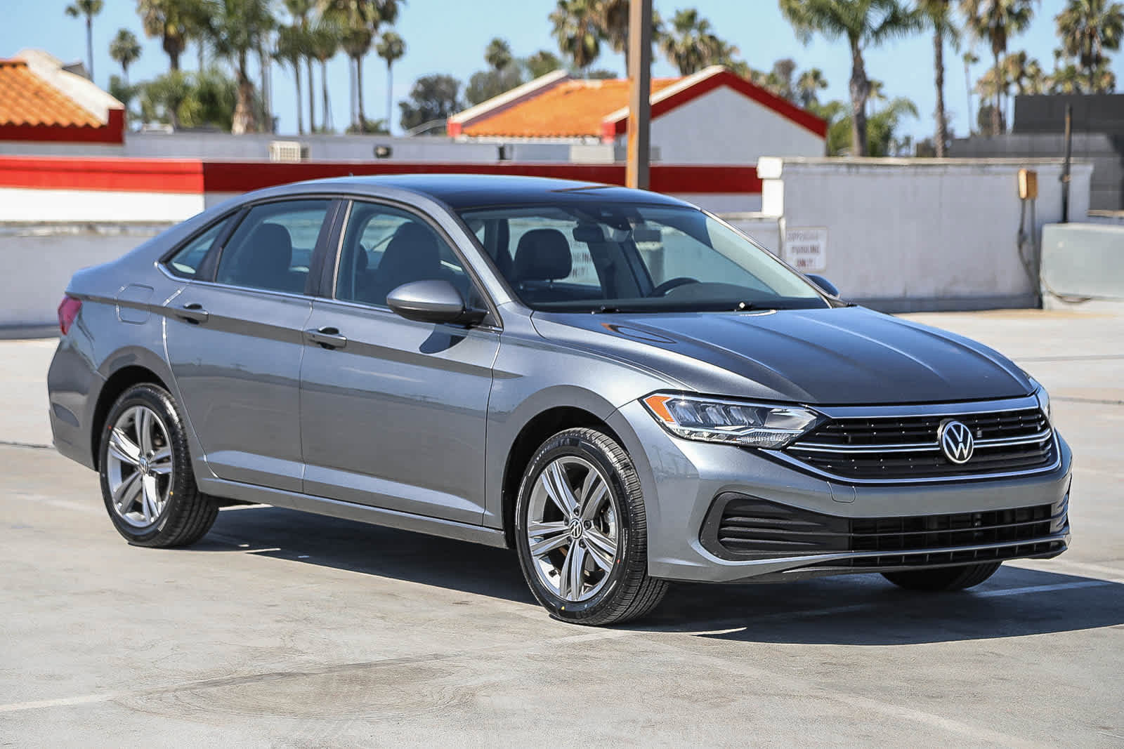 Used 2024 Volkswagen Jetta SE FWD image 4