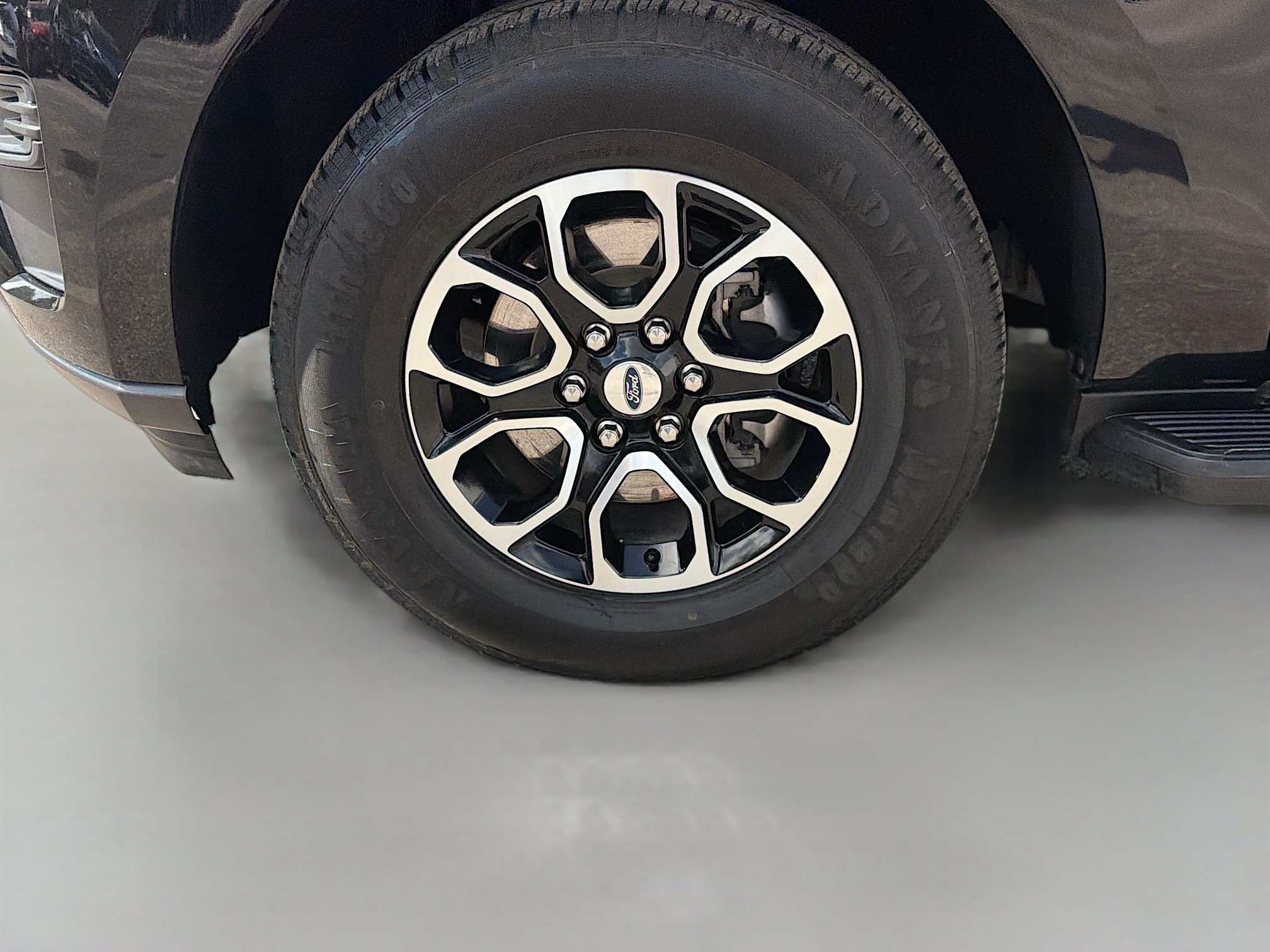 Used 2024 Ford Expedition XLT AWD/4WD image 41
