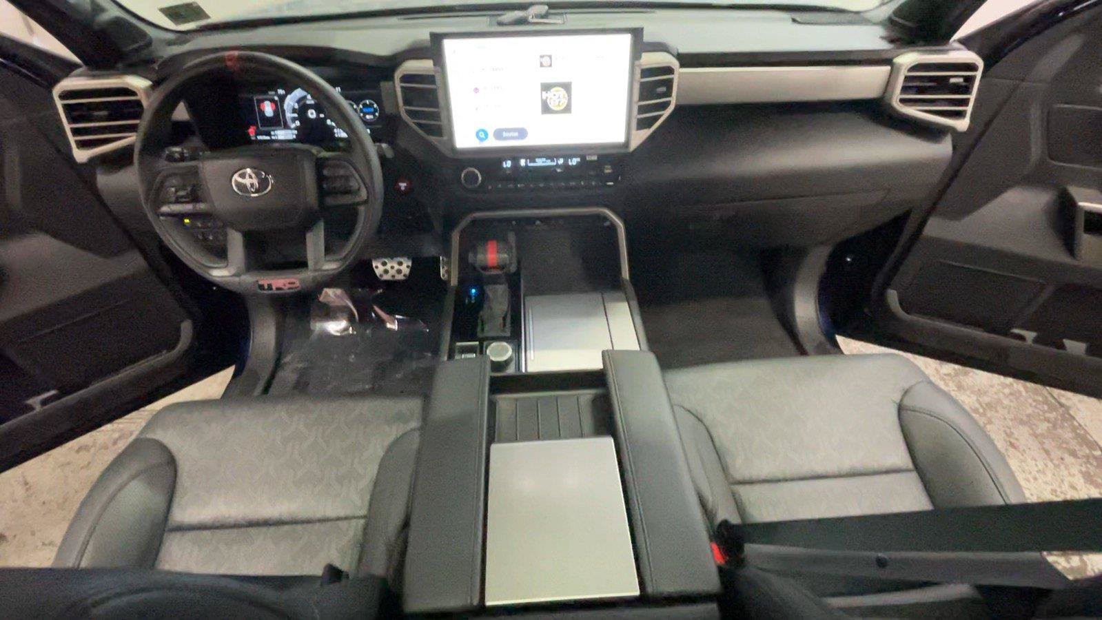 Used 2025 Toyota Sequoia Limited w/ TRD Off-Road Package AWD/4WD image 28