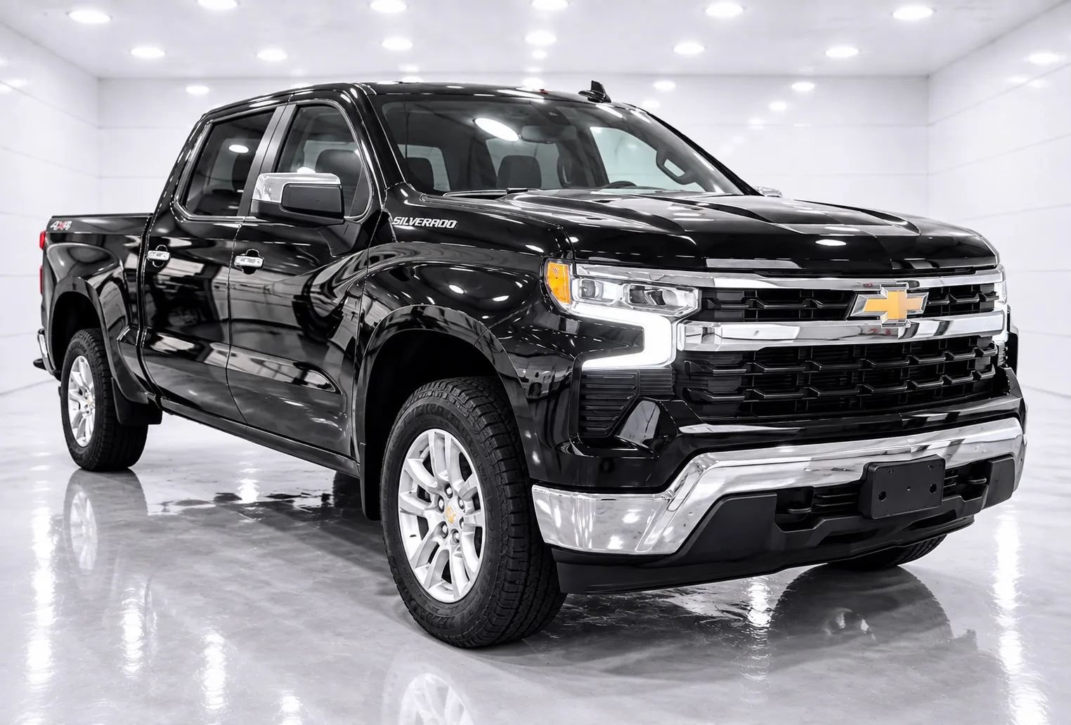 Used 2023 Chevrolet Silverado 1500 LT AWD/4WD image 7