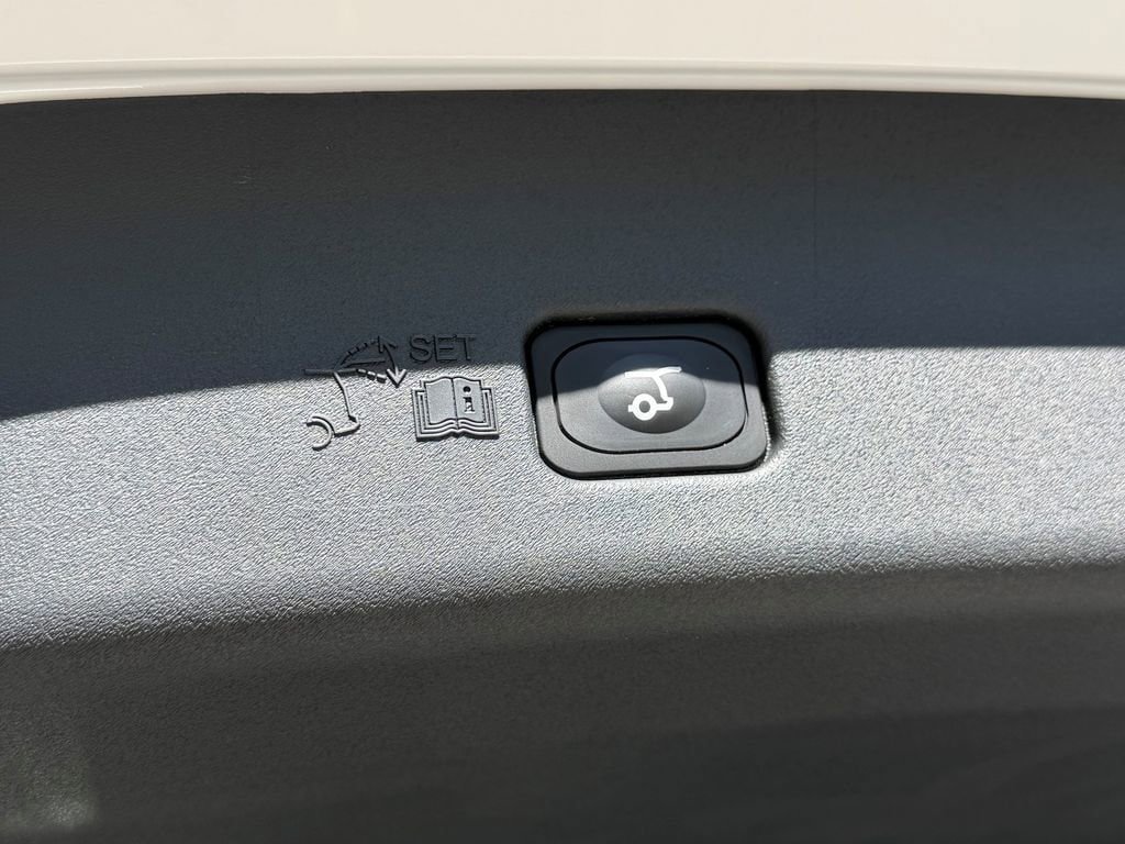 New 2026 Lincoln Nautilus Reserve AWD/4WD image 18