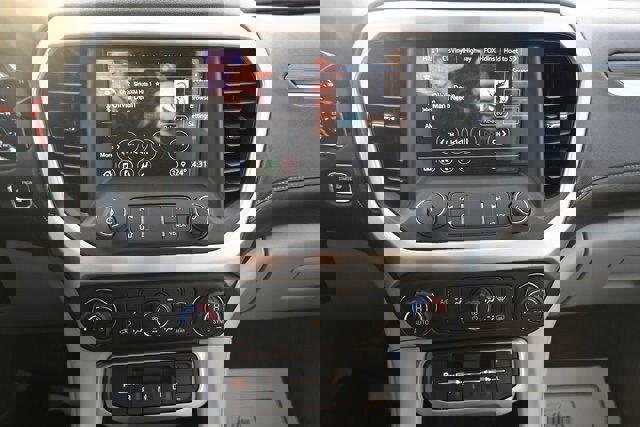 Used 2021 GMC Acadia SLT w/ Technology Package image 33