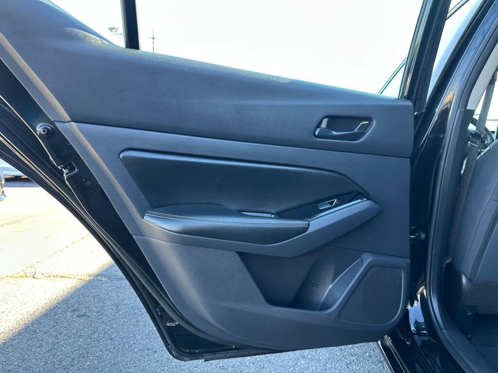 Used 2023 Nissan Sentra SR w/ SR Premium Package image 23