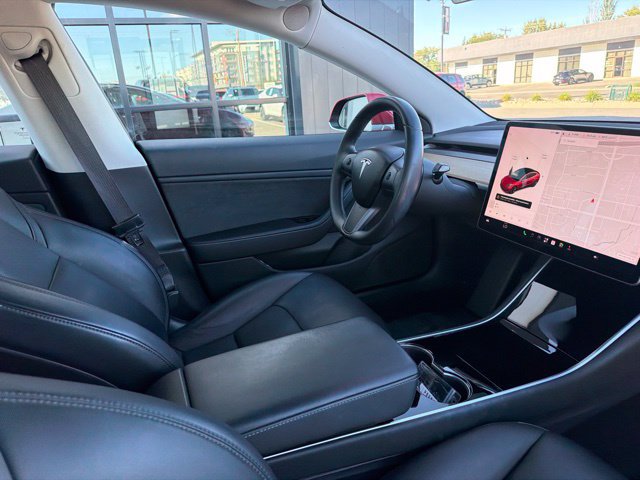Used 2018 Tesla Model 3 Long Range RWD image 12
