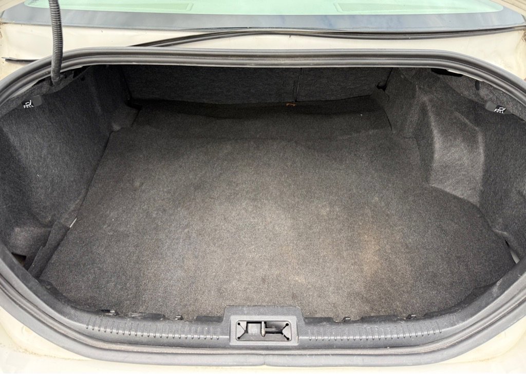 Used 2011 Ford Fusion SE image 16